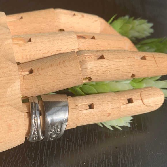 Spoon Ring Vintage Floral Silver Plate Hippie Jewelry Wide Band Spiral W… - Picture 7 of 8